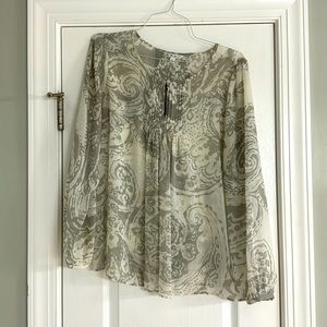 Gray & cream flowy blouse